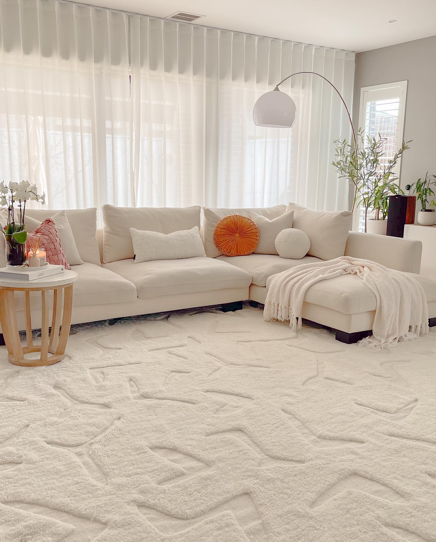 Elara Ivory Handwoven Machine Washable Wool Rug