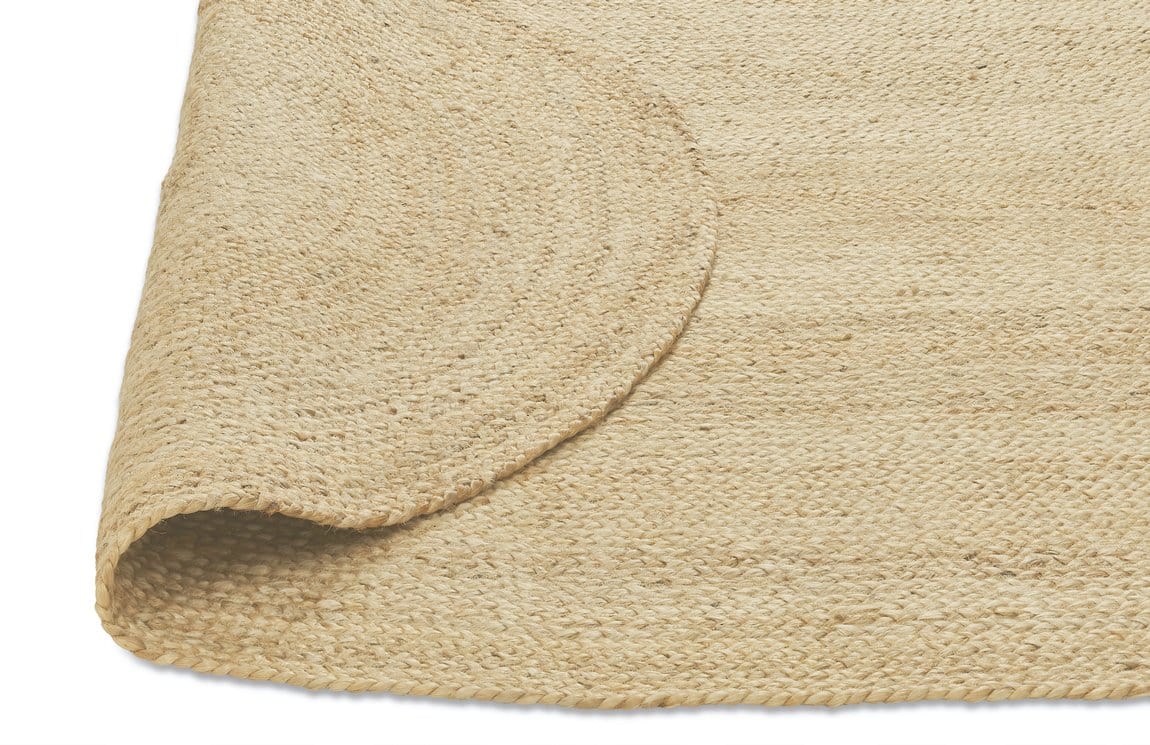 Elowen Elipse Shaped Handwoven Natural Jute Rug