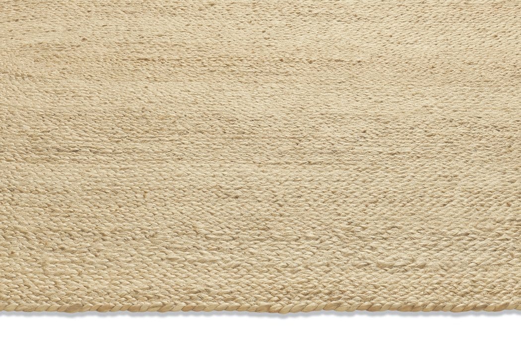 Elowen Elipse Shaped Handwoven Natural Jute Rug