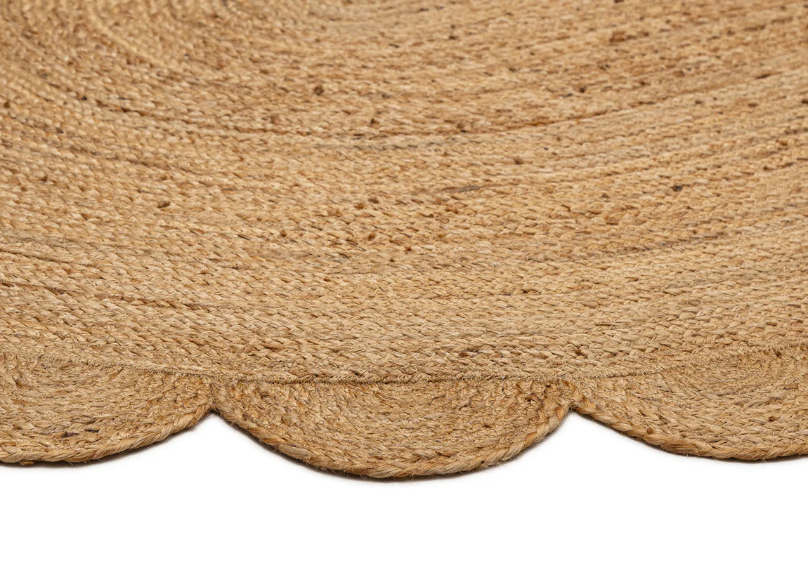 Maris Jute Rug – Oval Shaped Natural Jute Rug with Scalloped Edges