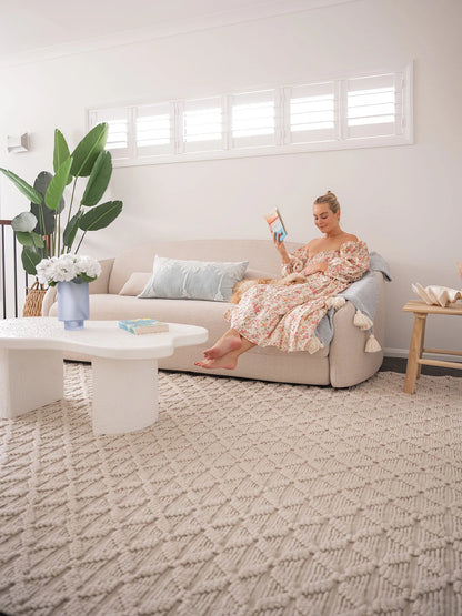 Lyanna Ivory Handwoven Wool Rug