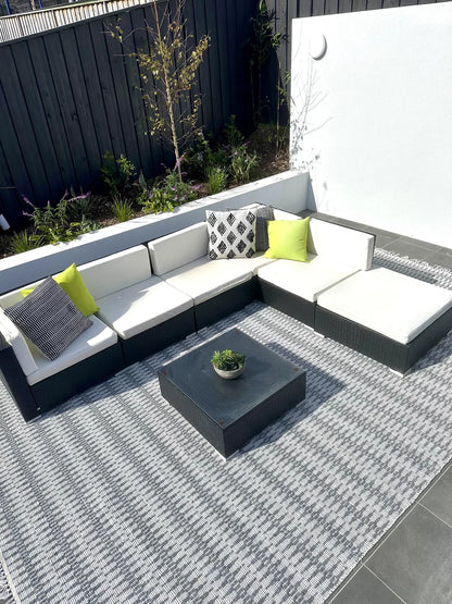 Victoria Indoor/Outdoor Ivory & Grey Handwowen Recycled Polyester Rug