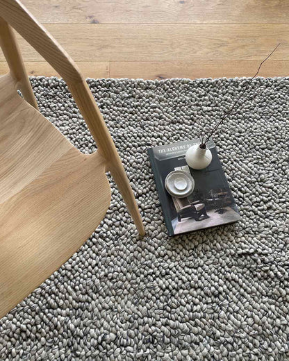 Callan – Handwoven  Light Grey & Ivory Marble Chunky Knit Wool Rug