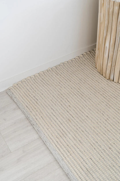 Amara Ivory and Cream Hand Woven Wool Rug