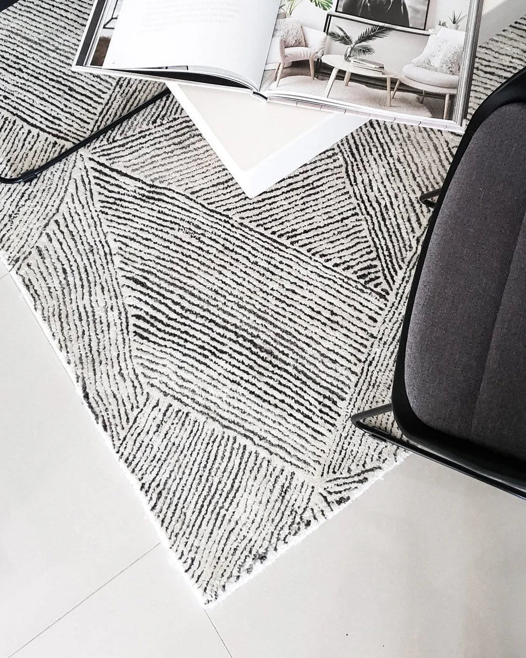 Seraphina Ivory and Charcoal Modern Pattern Handtufted Wool Rug